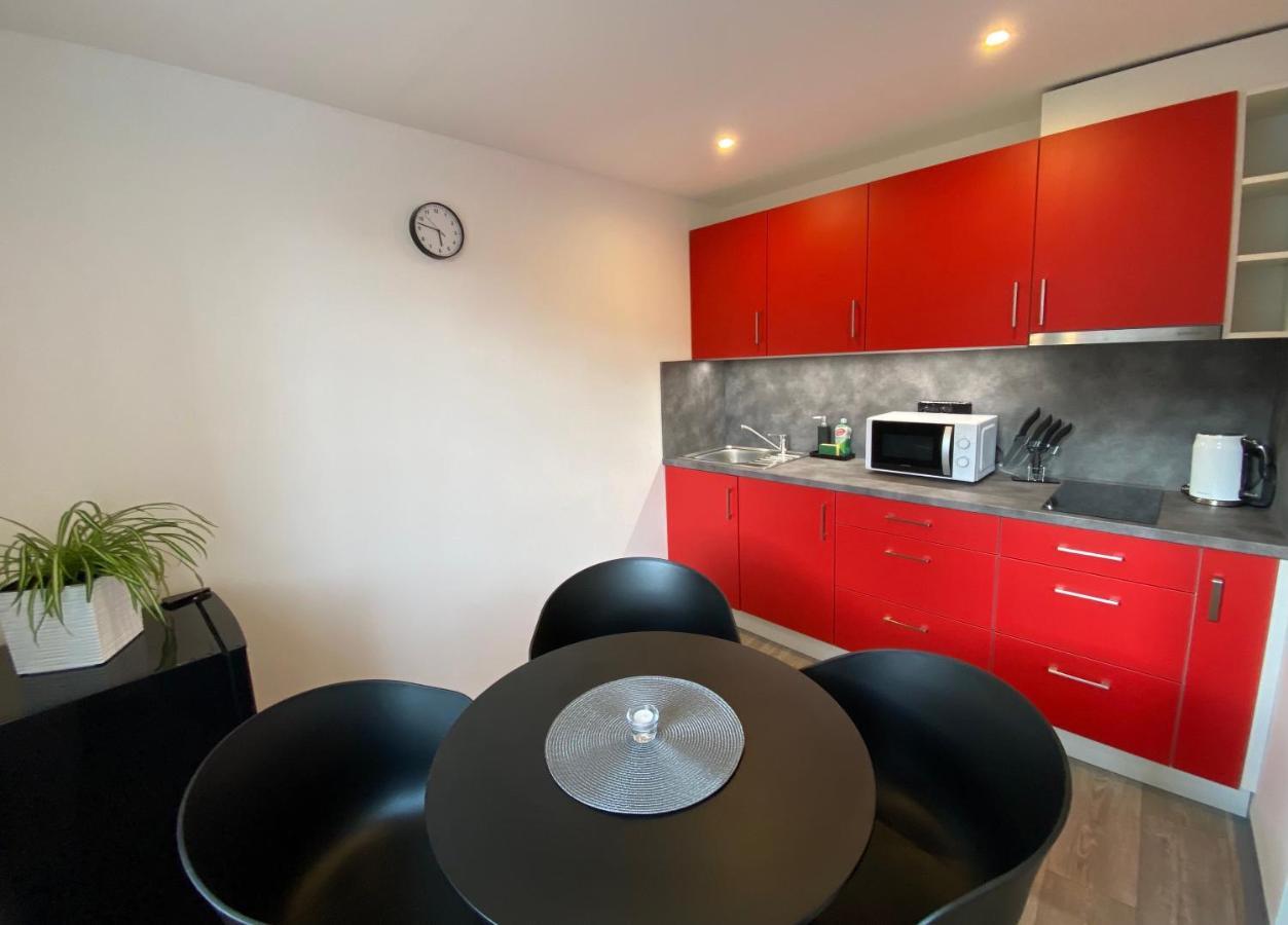 Sg Apartmanovy Dum Horice Aparthotel Bagian luar foto